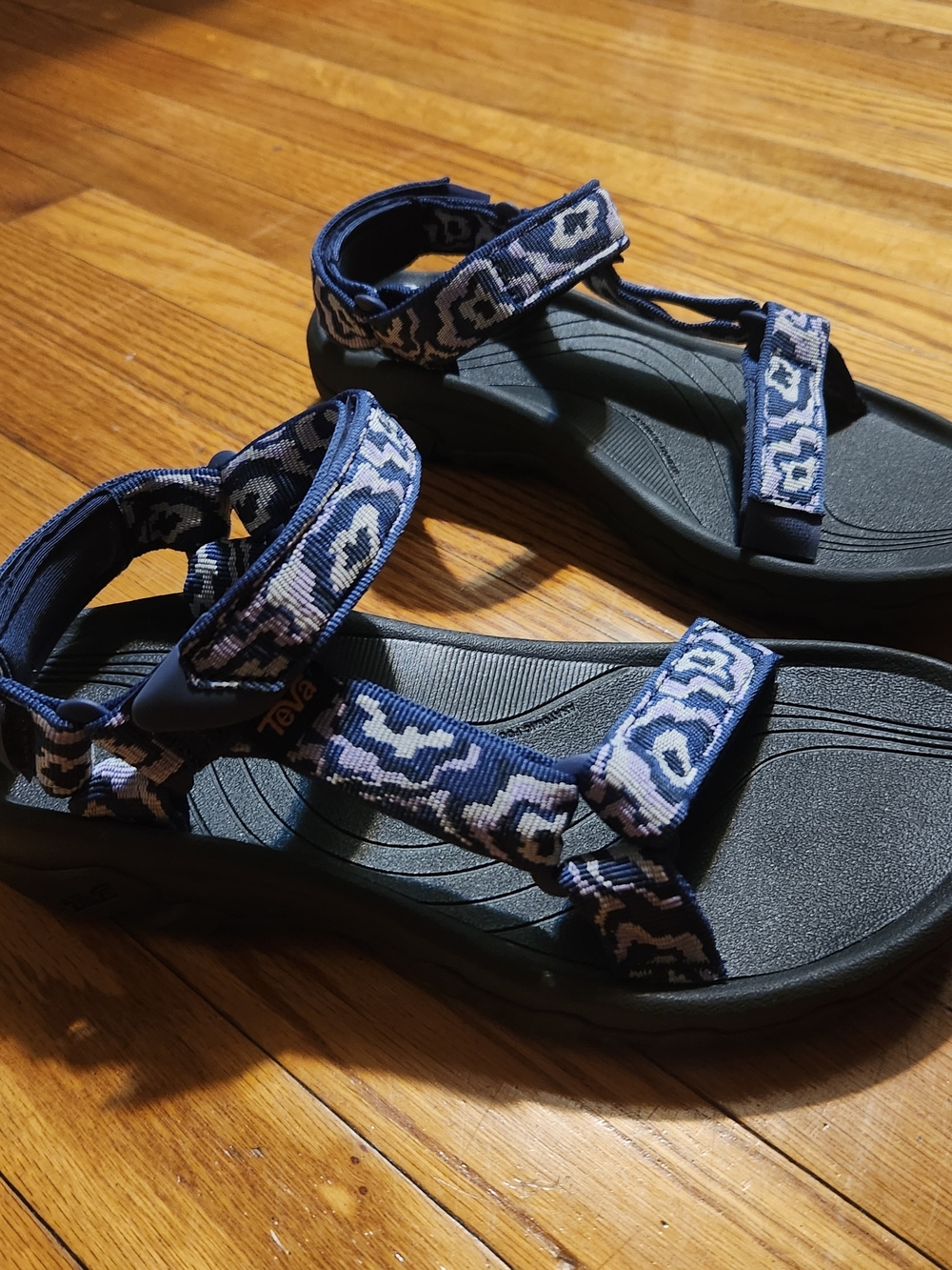 Teva Hurricane 4 Navy Patterned Sport Sandals. Size 7 Womens. Brand New. NIB.